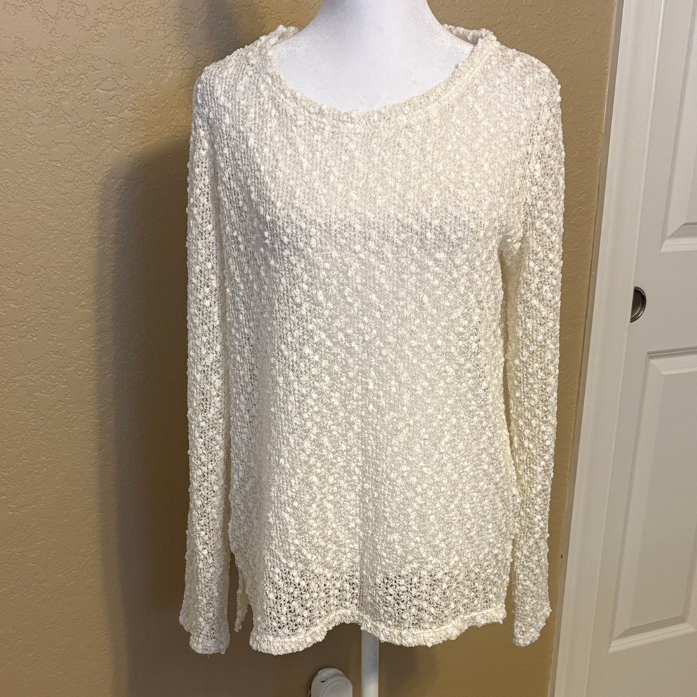 Aeropostale Cream‎ And Gold Textured Women's Sweater, Size Medium